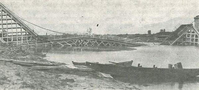Former Bender railway bridge after its destruction by Romanian troops in 1919