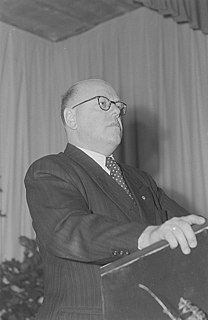 <span class="mw-page-title-main">Karl Schirdewan</span> German politician (1907–1998)