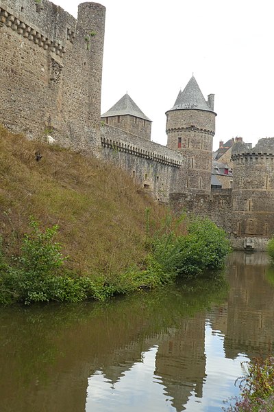 File:Fougères - The Château de Fougères (48631049096).jpg