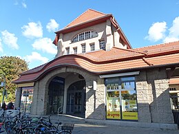 Frohnau Ludolfingerplatz S-Bahn-Eingang.JPG