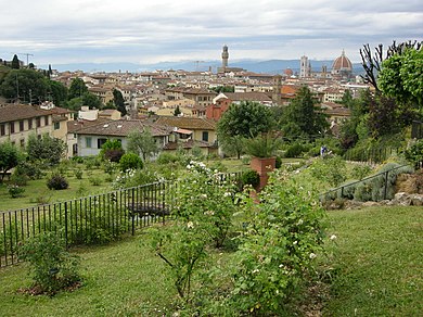 The Rose Garden, with view of the city Giardino delle rose di firenze 02.JPG