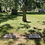 McLaren's grave at Rosehill Cemetery Grave of William Edward McLaren (1831-1905) at Rosehill Cemetery, Chicago.jpg