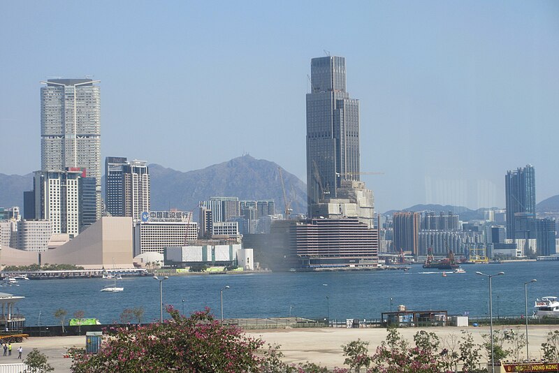 File:HK Central 香港大會堂 City Hall view Victoria Harbour n Hung Hum Feb 2017 IX1.jpg