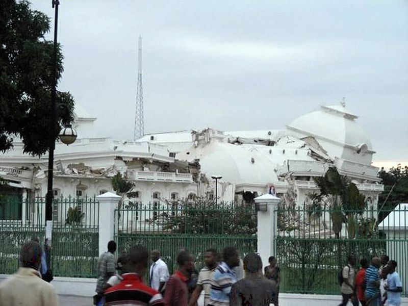 File:Haitian presidential palace collapse colapso del palacio presidencial de haiti - panoramio.jpg