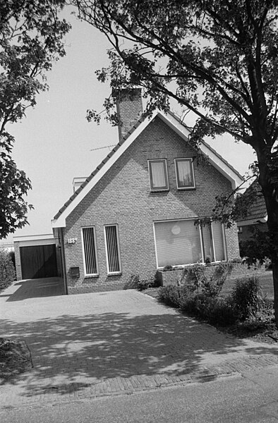 File:Herenweg 188a, gevel en garage van vrijstaand huis. - FO1015135 - RAA Elsinga.jpg