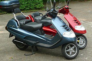 <span class="mw-page-title-main">Piaggio Hexagon</span> Type of motorcycle