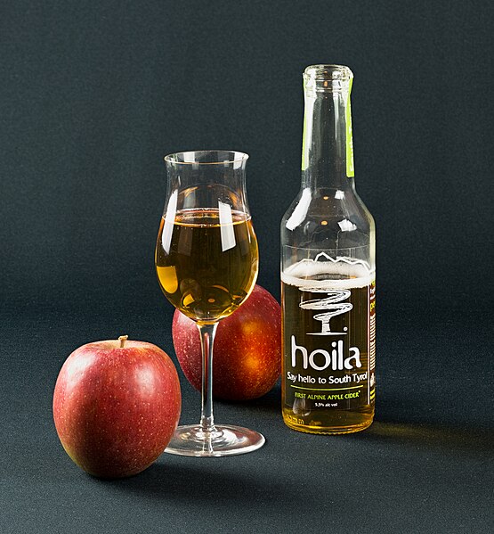 File:Hoila-Cider from Zingerle, Bolzano, South Tyrol 0679.jpg