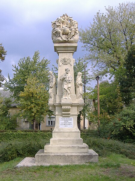 File:Holy Trinity Statue.JPG