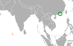 Mapa označující umístění Hongkongu a Malediv