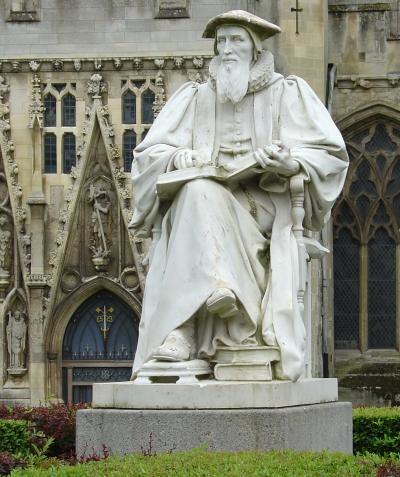 Statue of Hooker in front of Exeter Cathedral