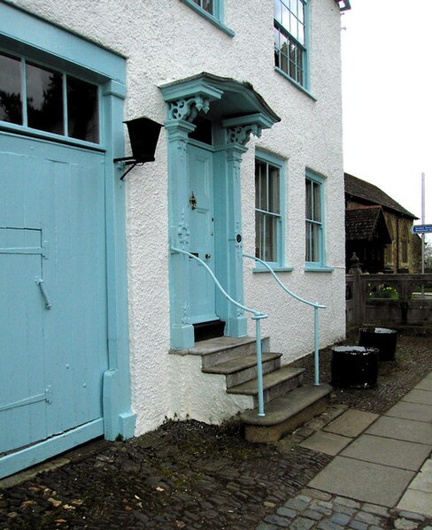 File:House frontage at Westerham - geograph.org.uk - 1251467.jpg