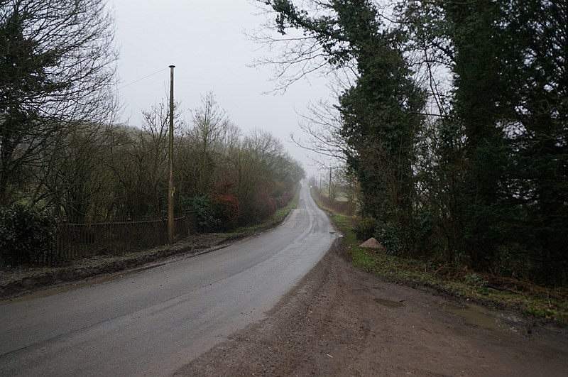 File:Intake Hill near Londesborough - geograph.org.uk - 4389917.jpg