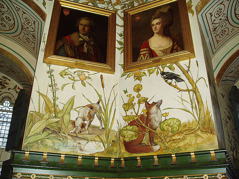 File:Interior castel coch.jpg