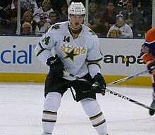 Benn with the Stars in October 2009. The 2009-10 season was his rookie season in the NHL. Jamie Benn (2).jpg