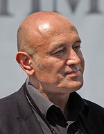 Jim Al-Khalili Jim Al-Khalili (cropped and shadow enhanced).jpg