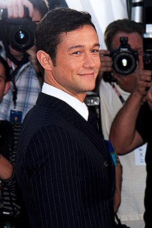 Joseph Gordon-Levitt interpreta al personaje en The Dark Knight Rises.