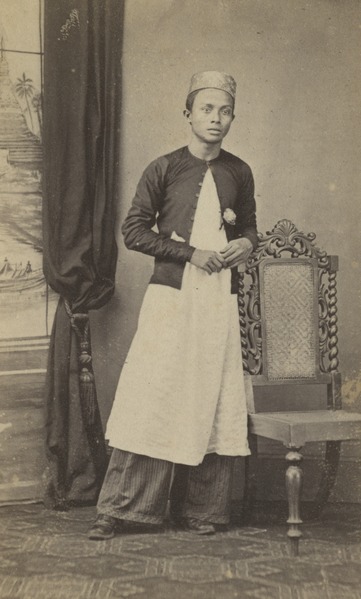 File:KITLV 105627 - Unknown - Mughal man in India - Around 1880.tif