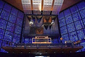 Kaiser-Wilhelm-Gedächtniskirche Neubau Orgel 2.jpg