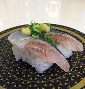 Sushi et sashimi à la sardine de la cuisine japonaise