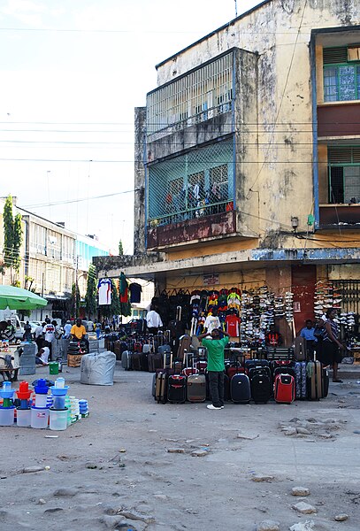 File:Kariakoo market dar es salaam.jpg