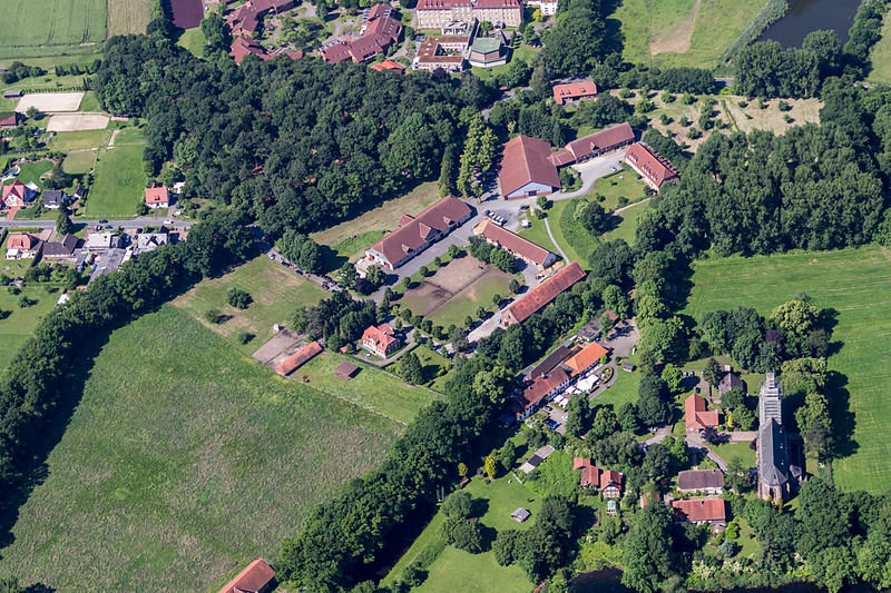 File:Kirchspiel, Karthaus -- 2014 -- 9204.jpg