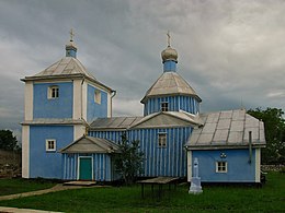 Uspenskin kirkko Komarivin kylässä.