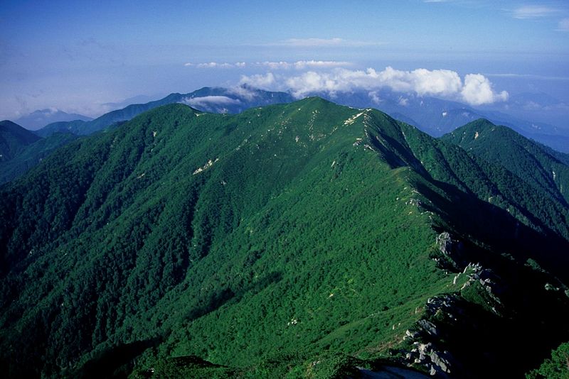 File:Kosumoyama from Sengairei 1995-8-16.jpg