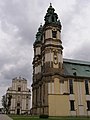 Krzeszów, Poľsko - volutové helmice kostolných veží