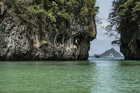 Thailand, Krabi, Lagoon of Hong island