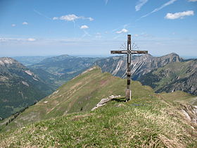 Monte Lanerkopf (2123 m).  Frontera de Alemania y Austria.  Vista desde la frontera con Austria.