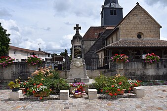 La place du monument.