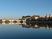 Le pont d'Avignon depuis l'île de la Barthelasse.jpg