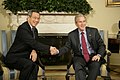 Presidentti George W. Bush Singaporen pääministerin Lee Hsien Loongin kanssa Valkoisessa talossa vuonna 2007