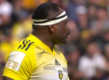 Levani Botia playing for [[Stade Rochelais�La Rochelle]] and wearing 2022-23 home kit on 9 April 2023
