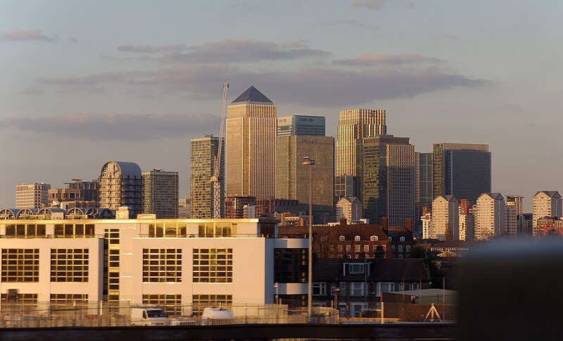 File:London MMB C7 Canary Wharf.jpg