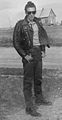 穿着 Schott Perfecto 和 Levi Strauss 牛仔裤的加拿大油脂工，1960 年
