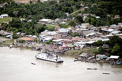 MINISTRO DE DEFENSA PARTICIPÓ EN INAUGURACIÓN DE PLATAFORMA SOCIAL ITINERANTE EN LA AMAZONÍA (8991403695).jpg