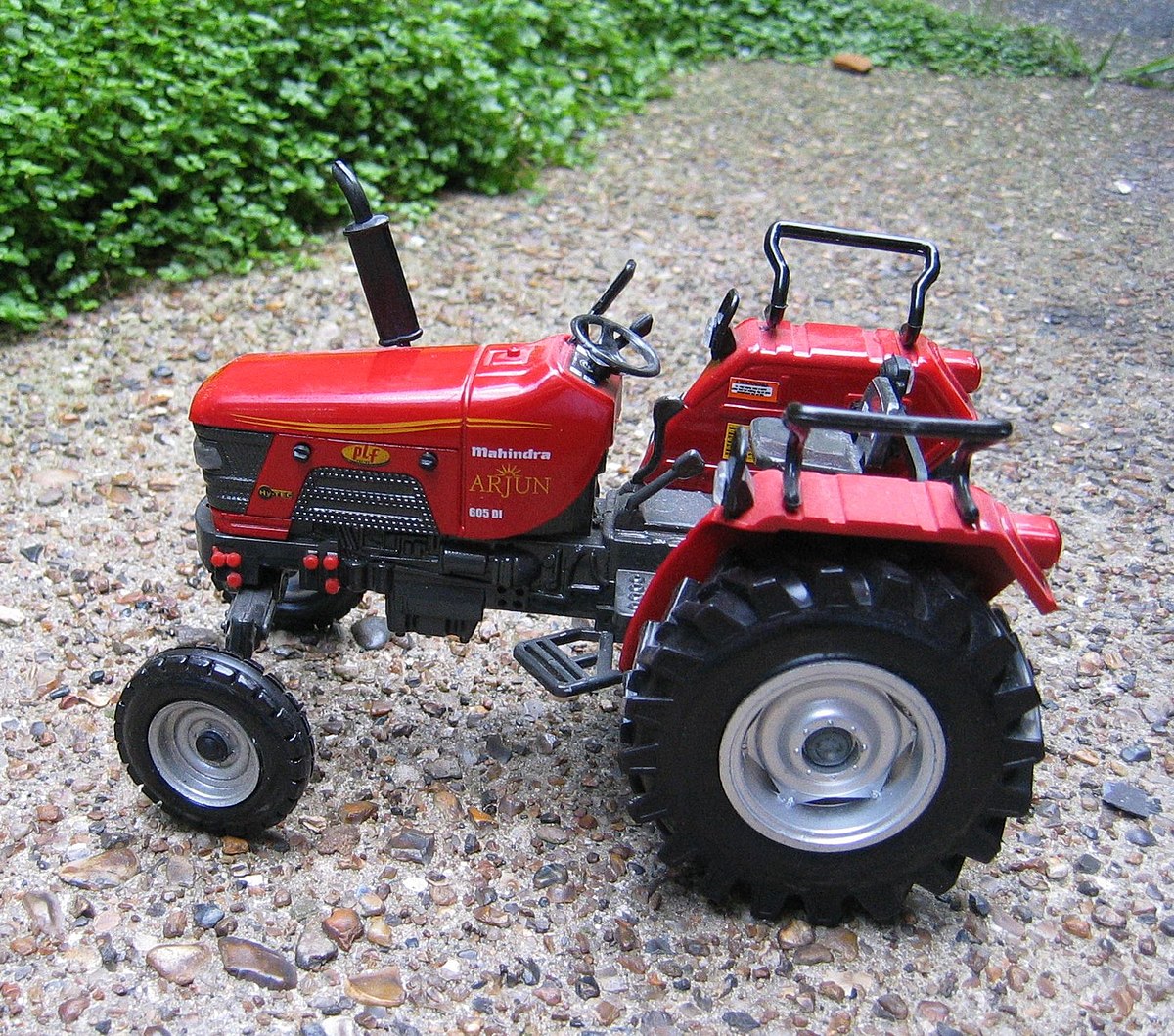 mahindra novo ride on tractor