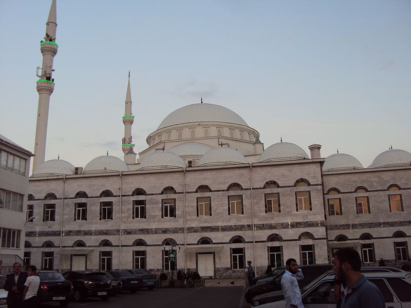 File:Makhachkala mosque 3.jpg