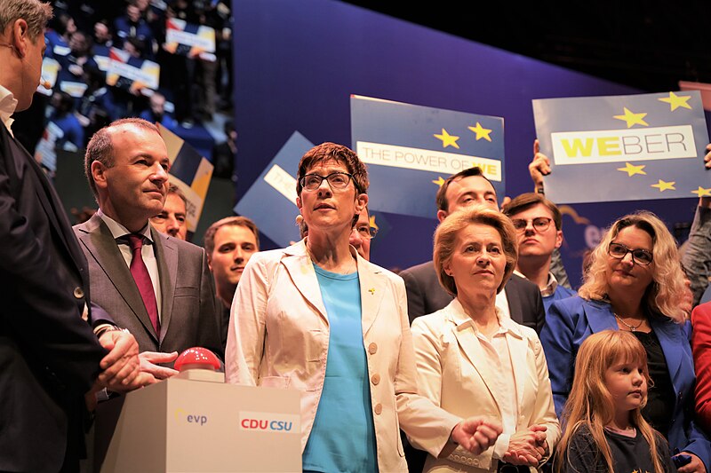 File:Manfred Weber, Annegret Kramp-Karrenbauer and Ursula von der Leyen.jpg