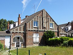 Des habitations groupées par quatre.