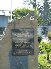 Le monument aux morts.