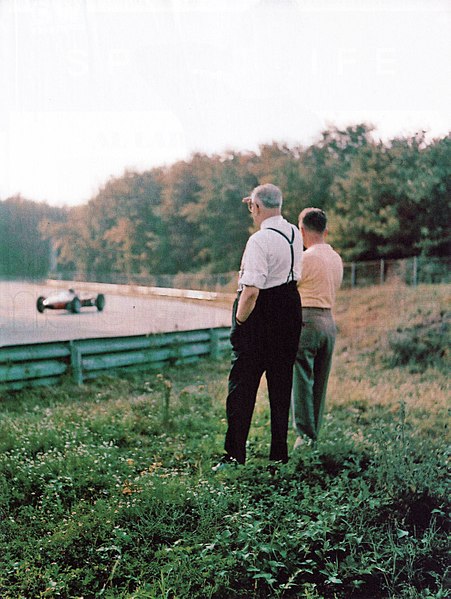 File:Monza, 1962, Scuderia Ferrari test - Enzo Ferrari.jpg