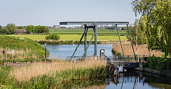 Muiden Naarderpoort bridge over the Naardertrekvaart. (West side.)