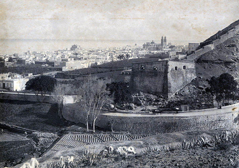 File:Murallas & Cuartel de Alonso Alvarado 1893 - Las Palmas Gran Canaria.jpg