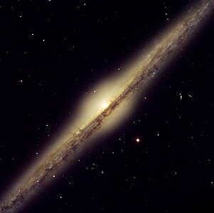 チリにあるESOのパラナル天文台の超大型望遠鏡VLTで撮像された渦巻銀河NGC 4565。