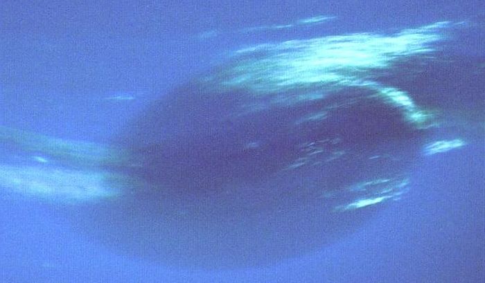 File:Neptune's Great Dark Spot (cropped; rotated 180°).jpg