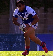 Ngani Laumape con la camiseta de los New Zealand Warriors en 2013