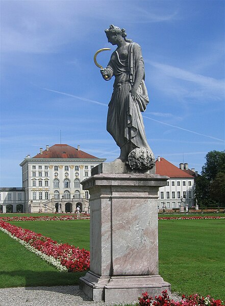 File:Nymphenburg-Statue-6a.jpg