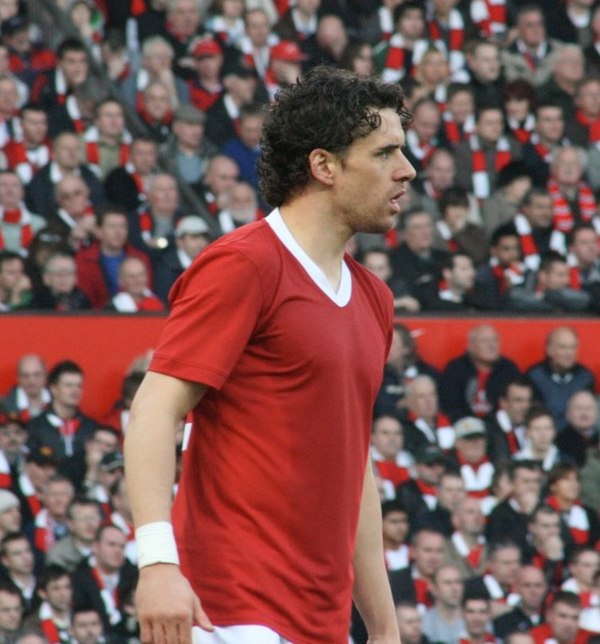 Hargreaves playing for Manchester United in 2008